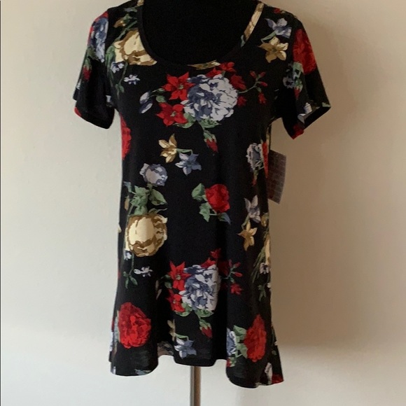 Lularoe Classic T - Picture 1 of 2